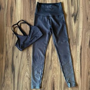 Beyond Yoga set size small